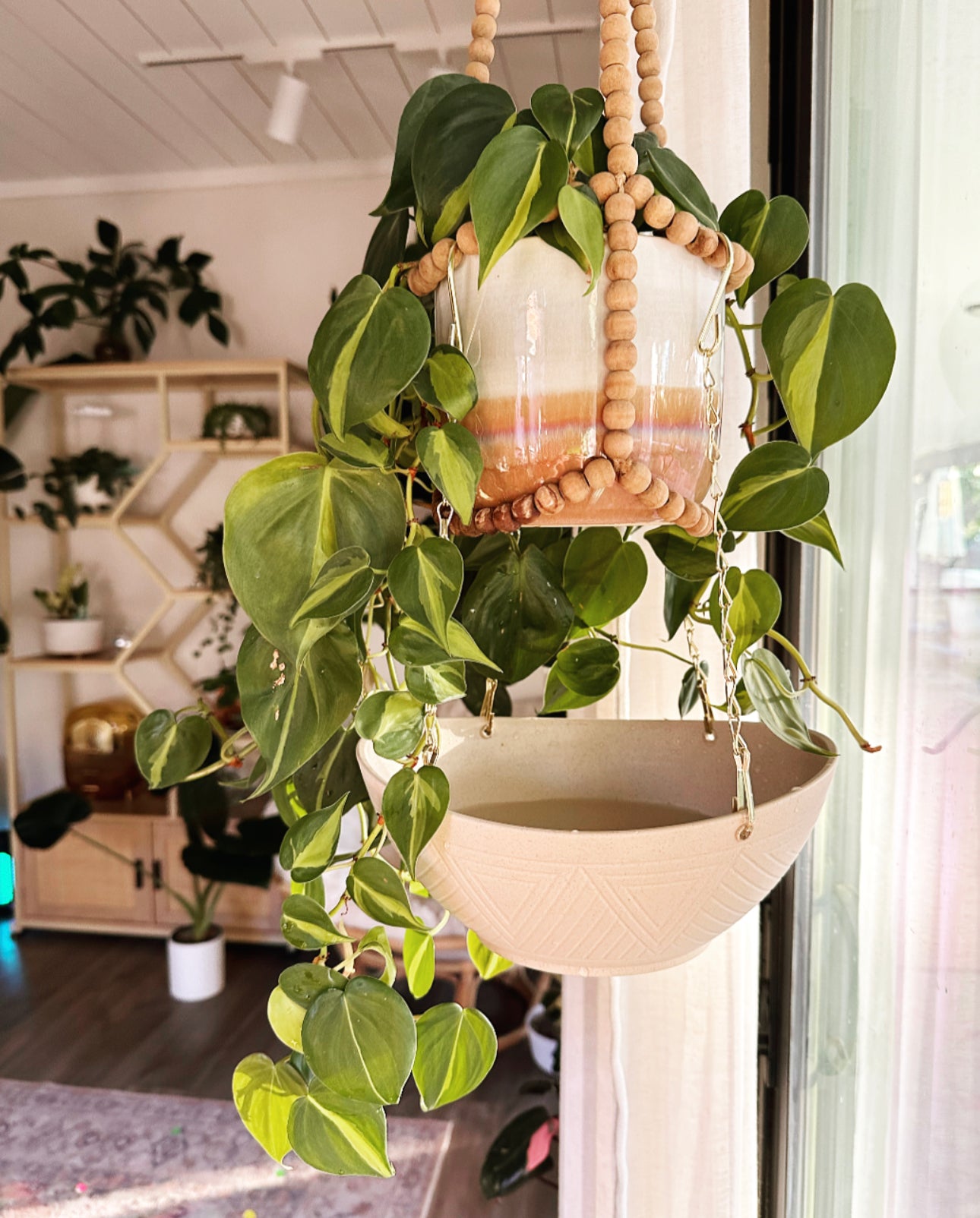 Hanging Catch Tray in Cream